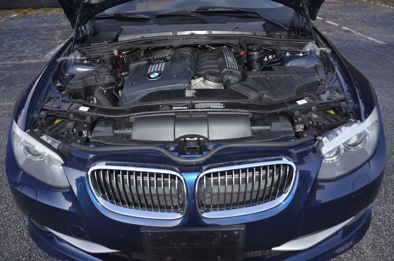 Used 2013 BMW 328i Convertible image 39