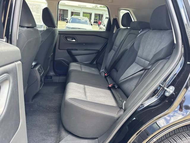 Used 2025 Nissan Rogue SV image 19