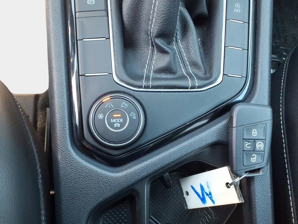 Used 2022 Volkswagen Taos SEL w/ Panoramic Sunroof Package image 20