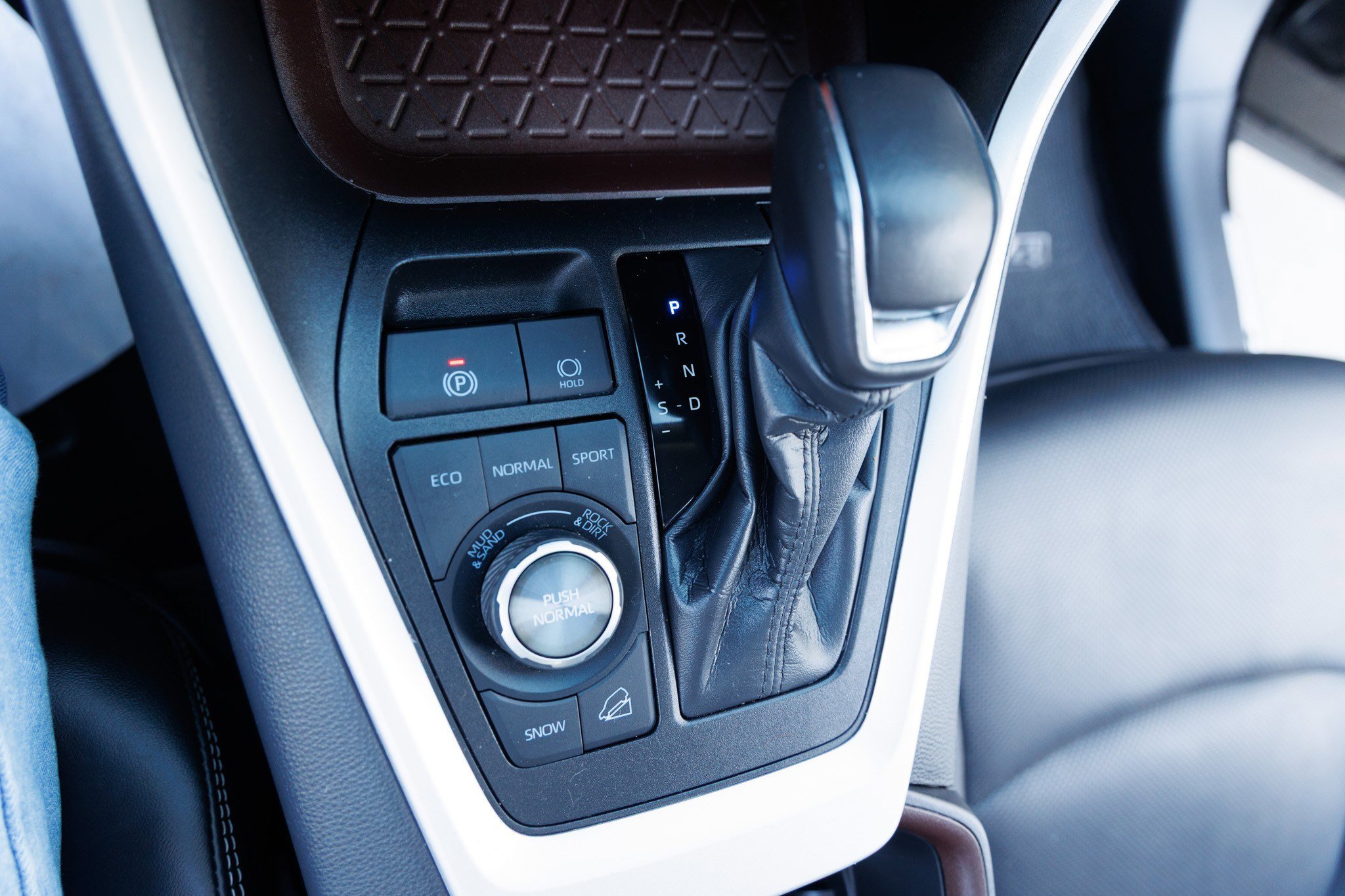 Used 2024 Toyota RAV4 Limited image 26