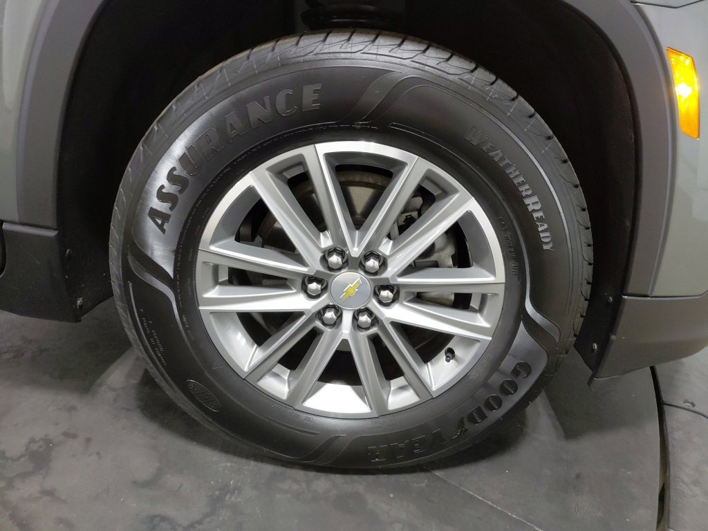 Used 2023 Chevrolet Traverse LT w/ LPO, Floor Liner Package image 35