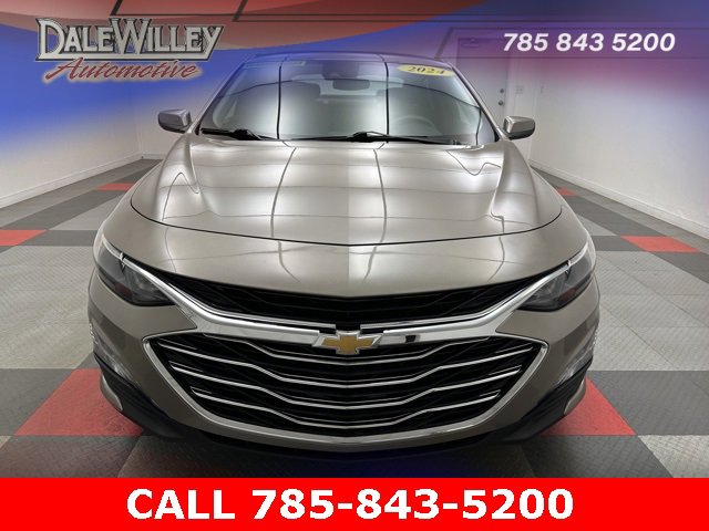 Used 2024 Chevrolet Malibu LT image 2