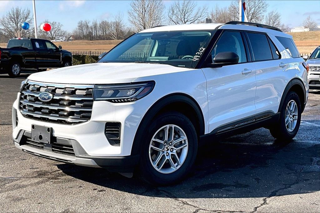 New 2026 Ford Explorer Active image 2