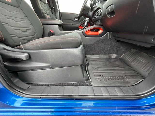 Used 2024 Nissan Frontier PRO-4X w/ Technology Package image 32