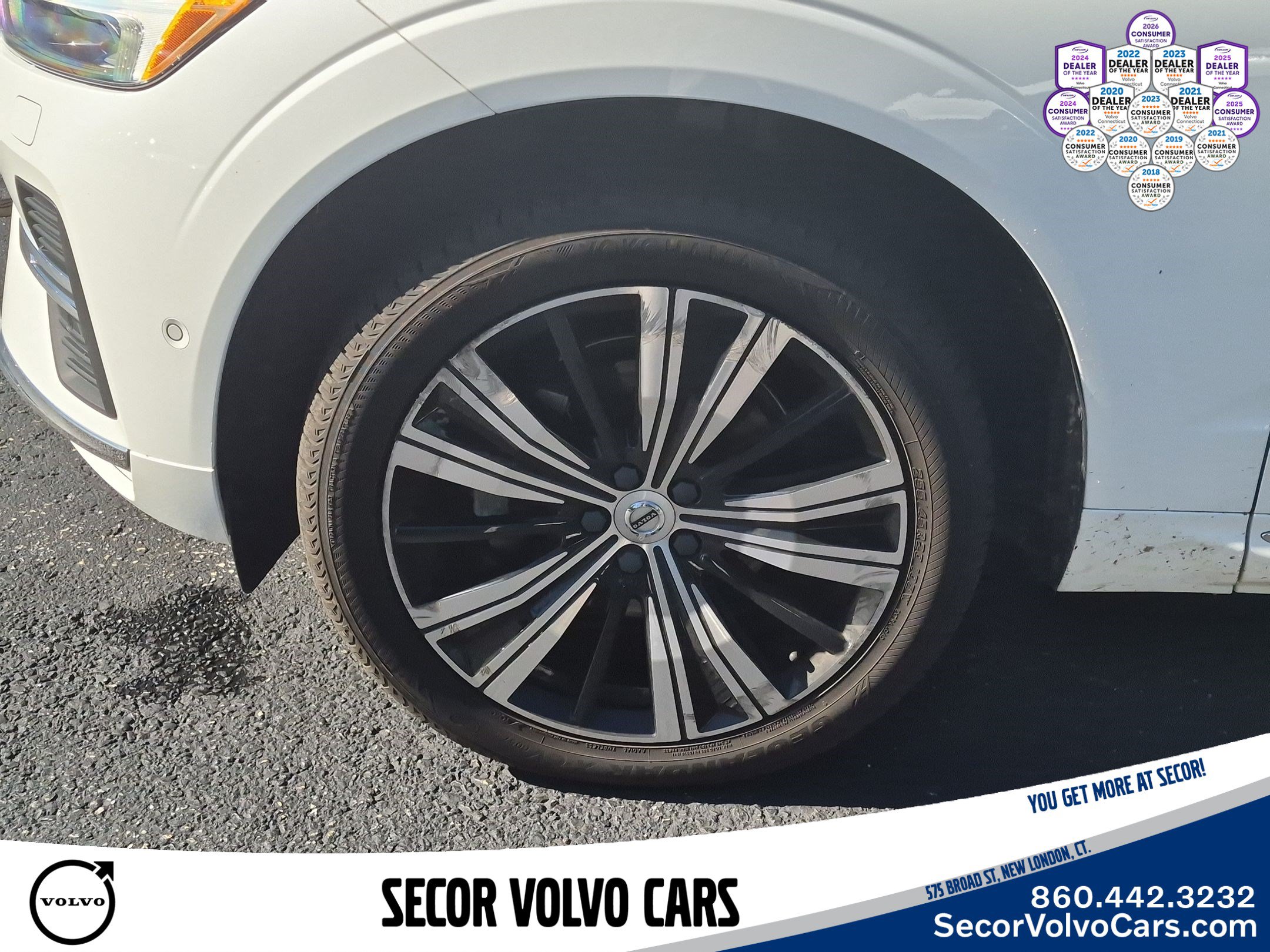 Used 2022 Volvo XC60 B5 Inscription w/ Advanced Package AWD/4WD image 25