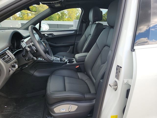 New 2026 Porsche Macan image 5