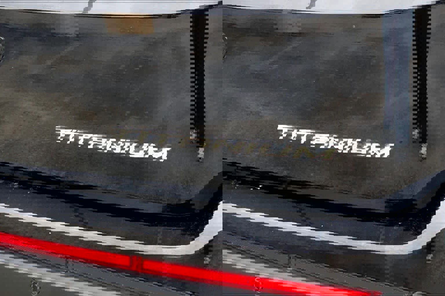 Used 2017 Ford Edge Titanium w/ Equipment Group 302A image 25