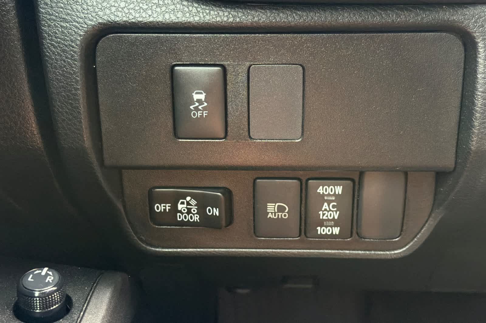 Used 2021 Toyota Tacoma TRD Sport w/ Technology Package RWD image 28