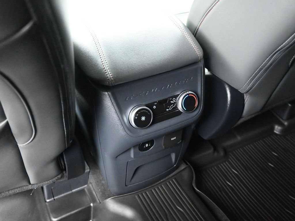 Used 2025 Ford Explorer Active w/ Active Comfort Package image 21