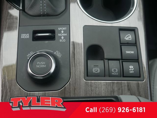 Used 2024 Toyota Highlander Limited AWD/4WD image 34