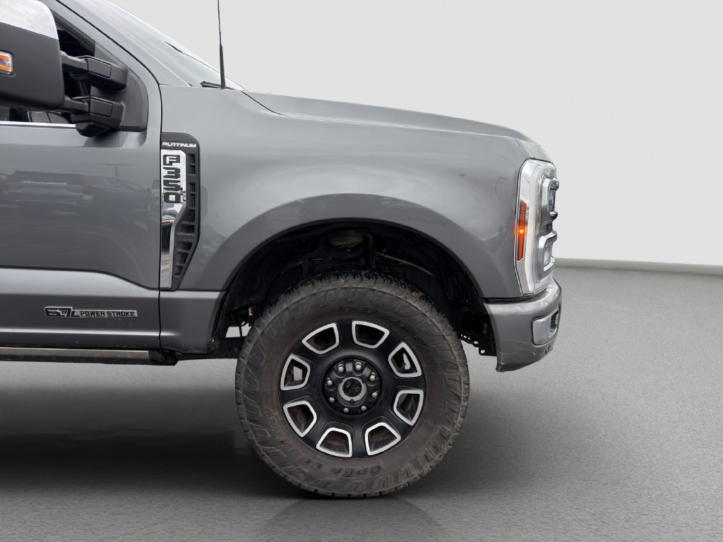 Used 2024 Ford F350 Platinum w/ FX4 Off-Road Package AWD/4WD image 31