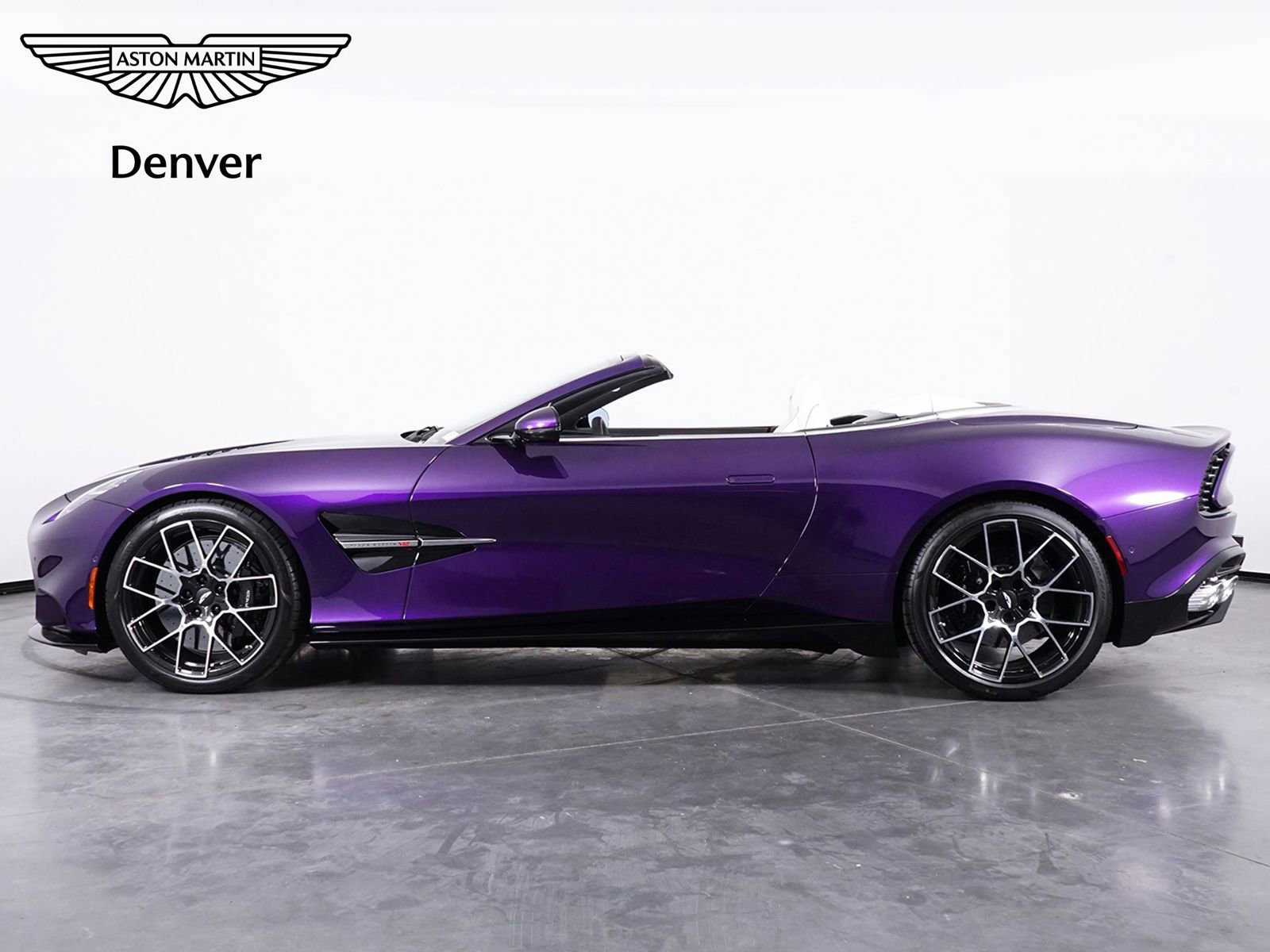 New 2026 Aston Martin Vanquish Convertible image 2
