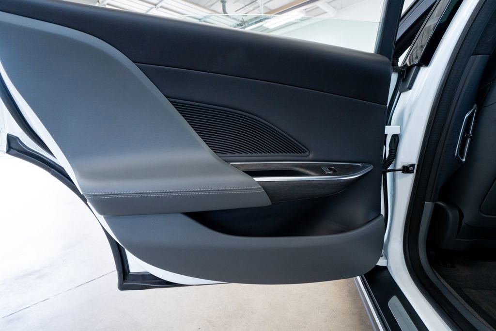 Used 2023 Lucid Air Pure AWD/4WD image 38
