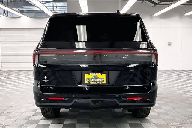 Used 2025 Lincoln Navigator Reserve image 5