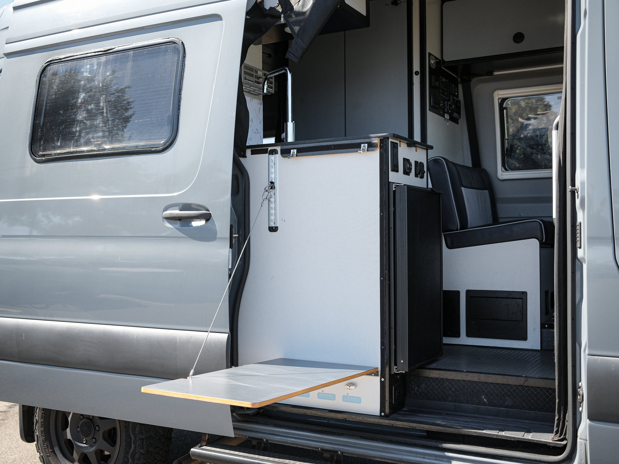 Used 2021 Mercedes-Benz Sprinter 2500 w/ Parking Package image 40