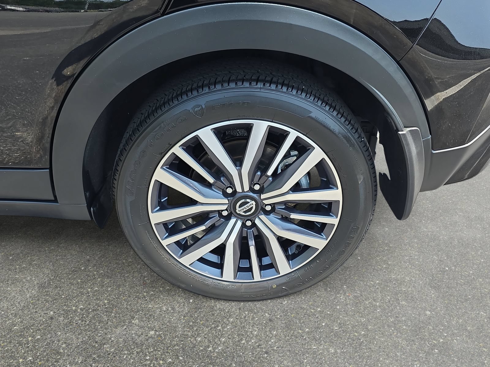 Used 2021 Nissan Kicks SV FWD image 31