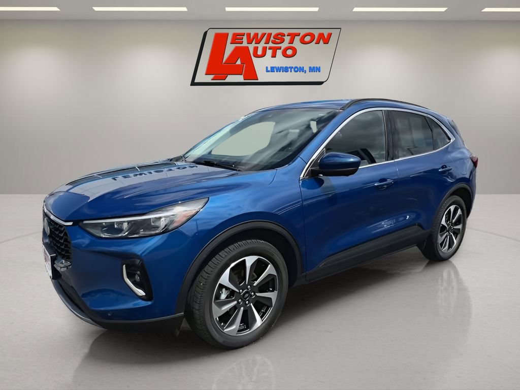 Used 2023 Ford Escape Platinum image 4