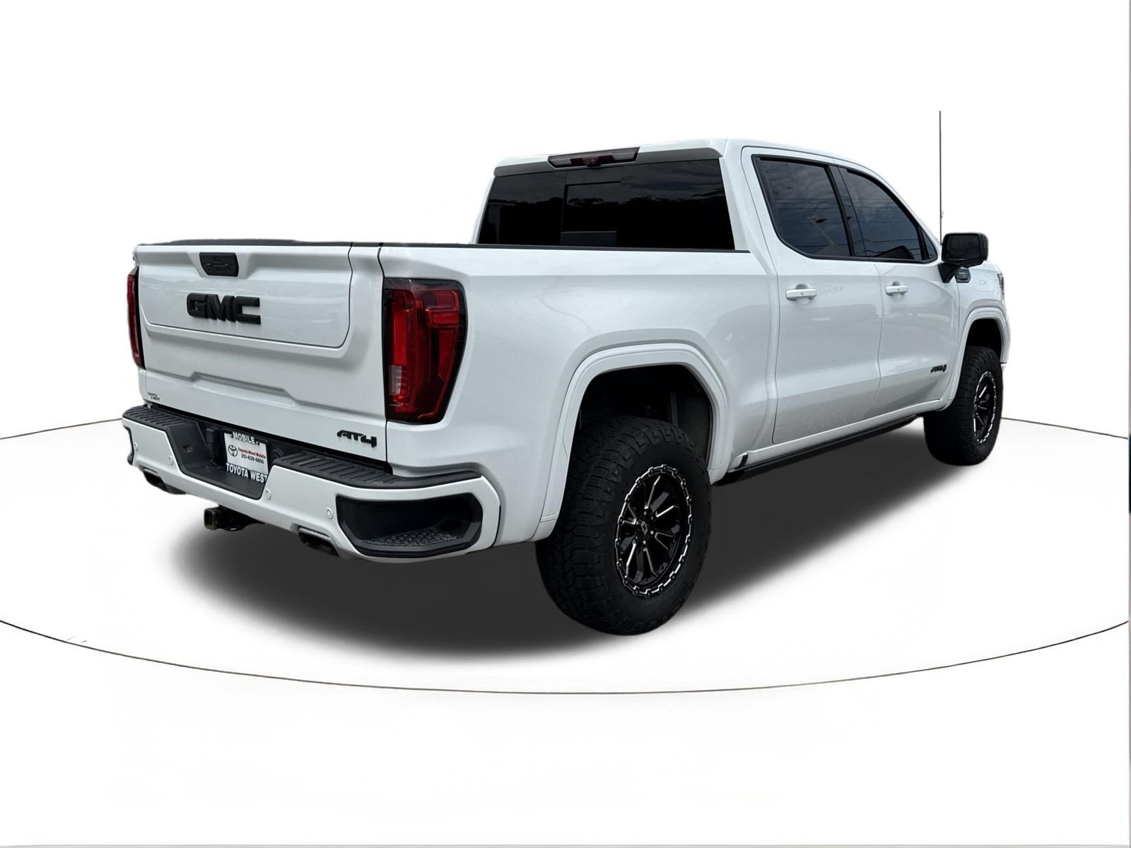Used 2020 GMC Sierra 1500 AT4 w/ AT4 Premium Package AWD/4WD image 3
