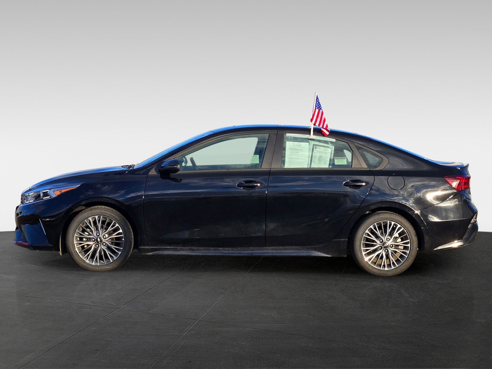 Used 2024 Kia Forte GT-Line w/ GT-Line Premium Package image 7