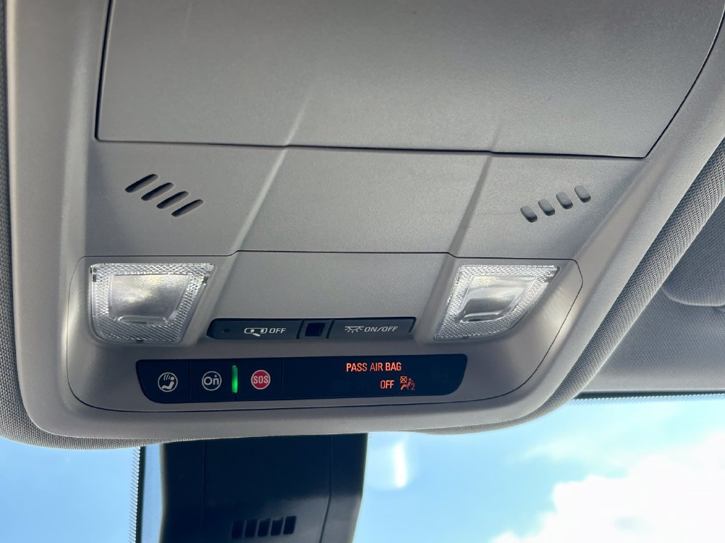 Used 2024 GMC Terrain SLE w/ Driver Convenience Package FWD image 18