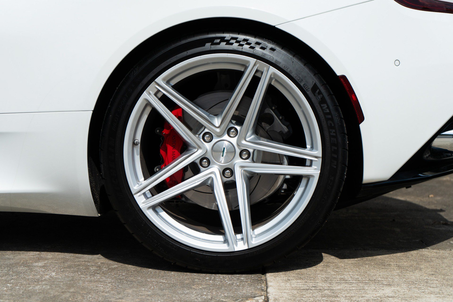 Used 2025 Aston Martin DB12 Convertible RWD image 44