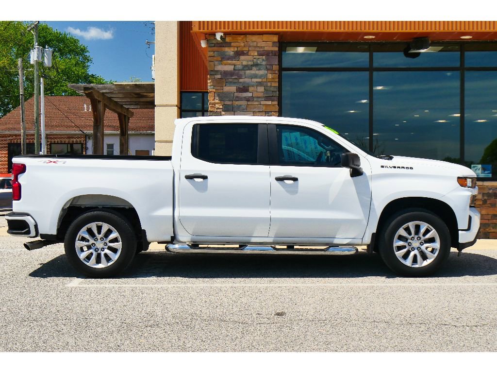 Used 2019 Chevrolet Silverado 1500 Custom w/ Custom Value Package AWD/4WD image 2