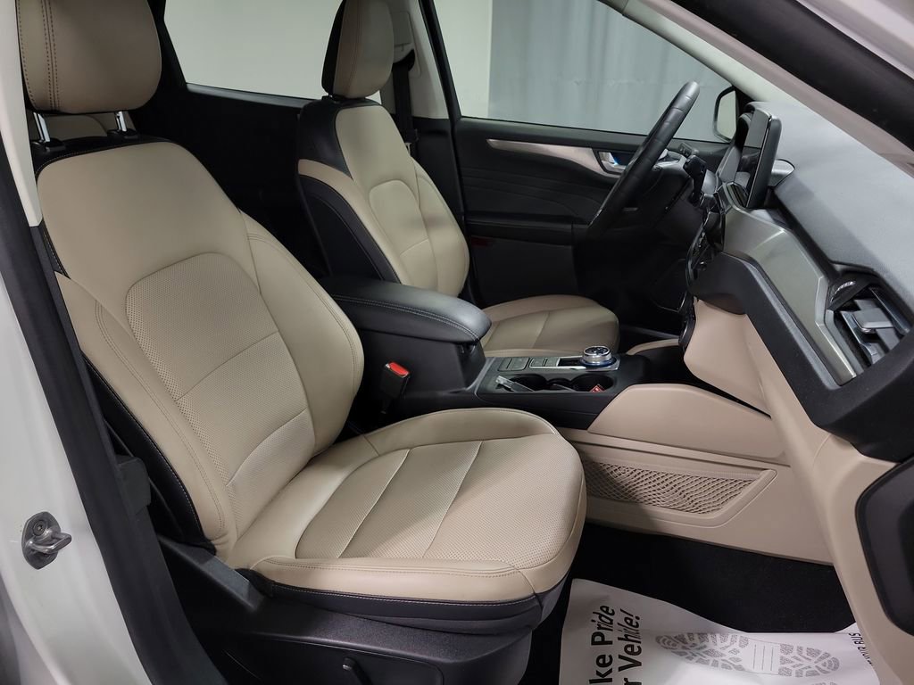 Used 2022 Ford Escape Titanium image 24