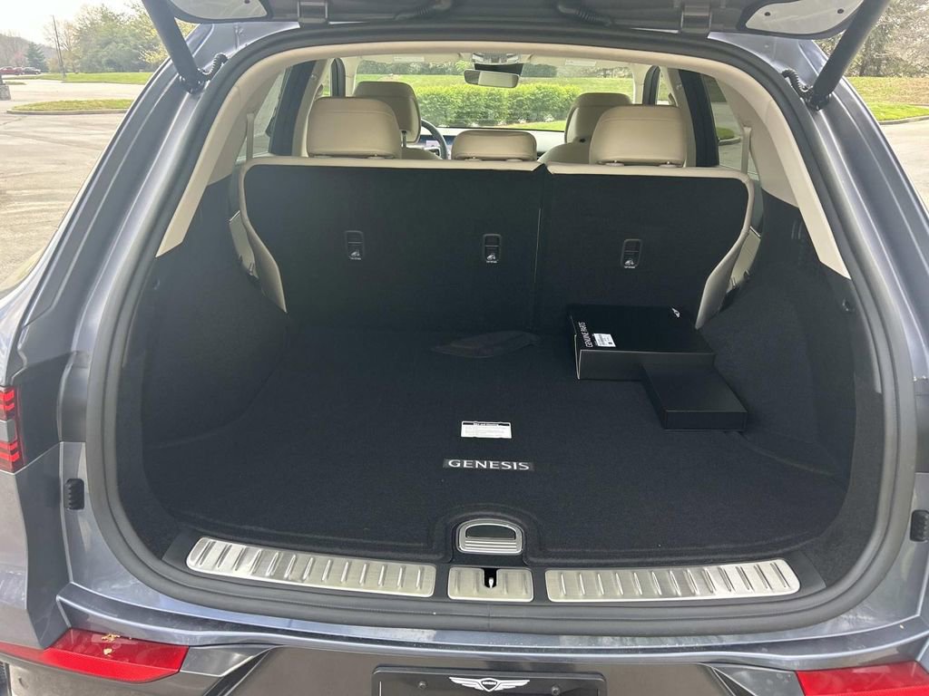 New 2026 Genesis GV70 2.5T Select image 12