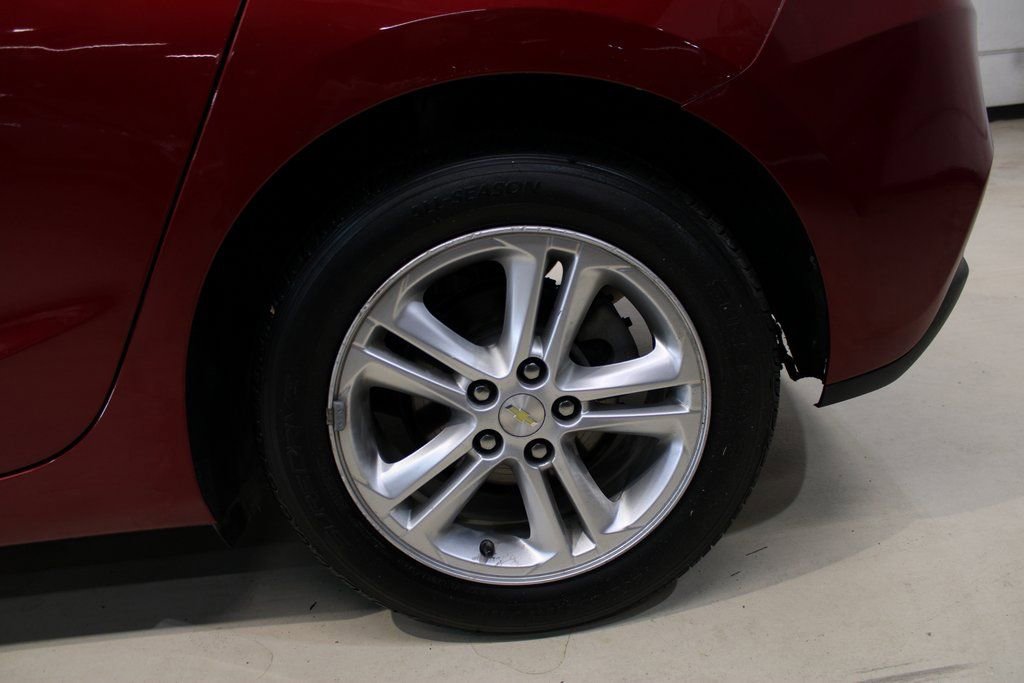 Used 2017 Chevrolet Cruze LT image 6