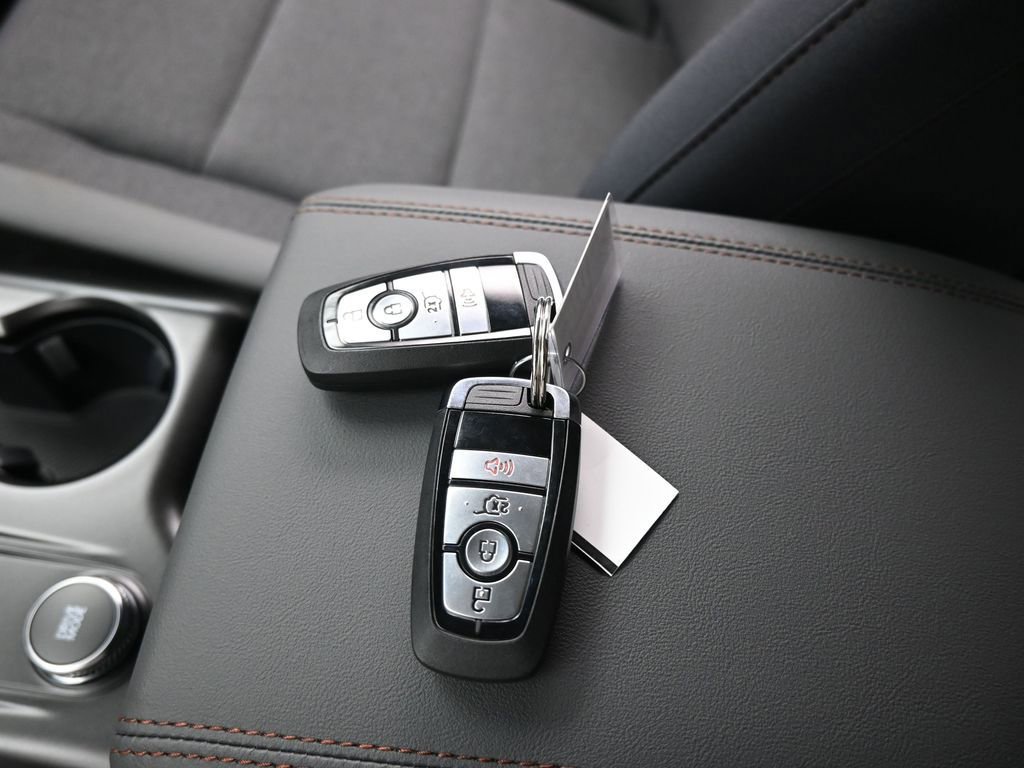 New 2025 Ford Explorer Active image 18