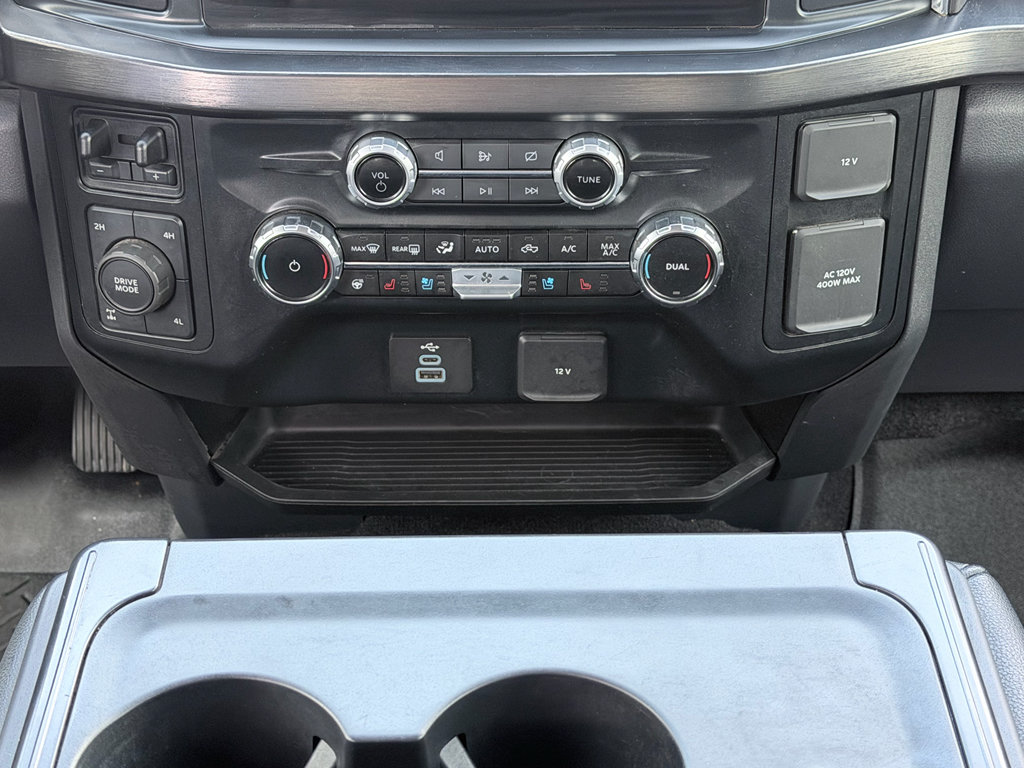 Used 2024 Ford F250 Lariat w/ Black Appearance Package AWD/4WD image 20