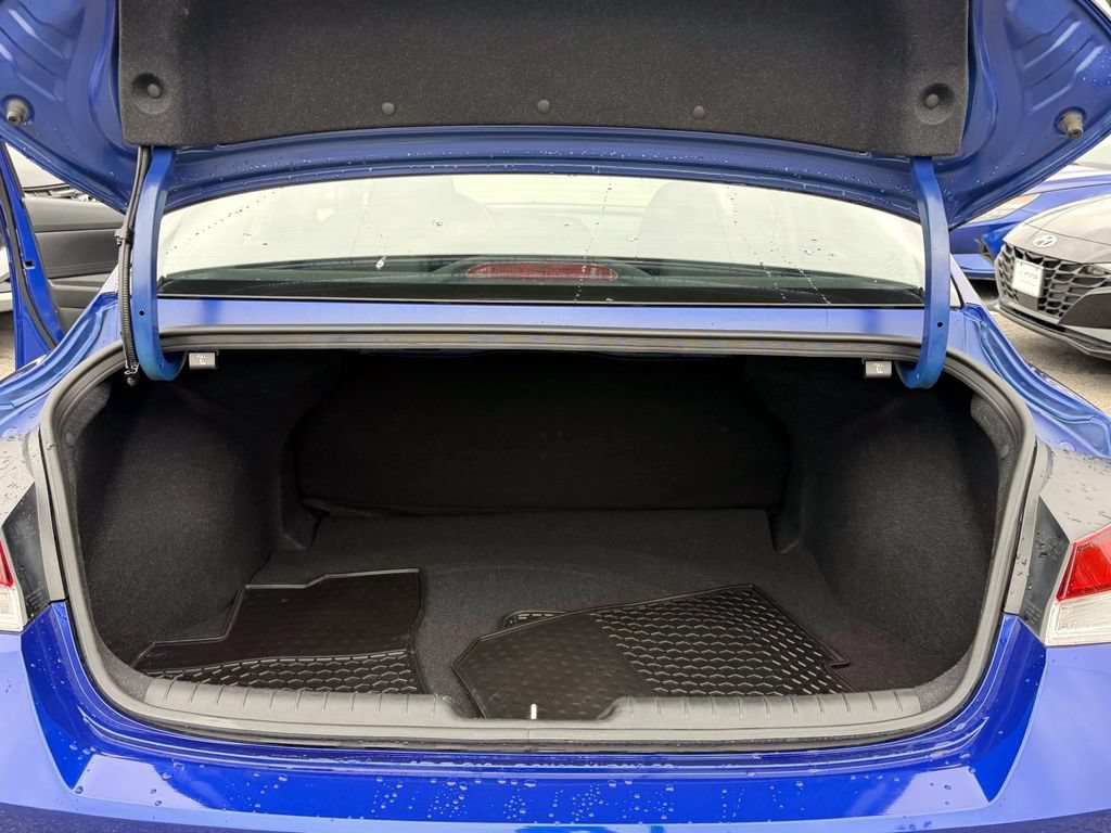 Certified 2023 Hyundai Elantra SE FWD image 7