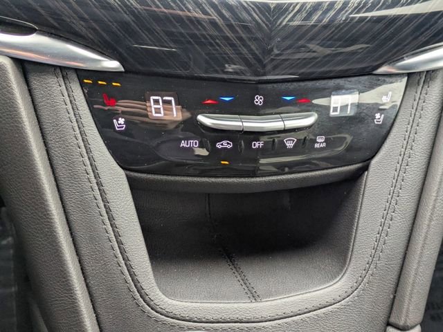 Used 2025 Cadillac XT6 Premium Luxury image 22