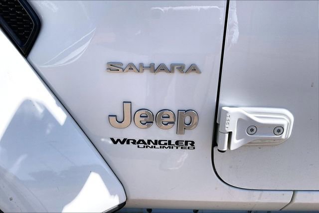 Used 2018 Jeep Wrangler Unlimited Sahara w/ Cold Weather Group image 22