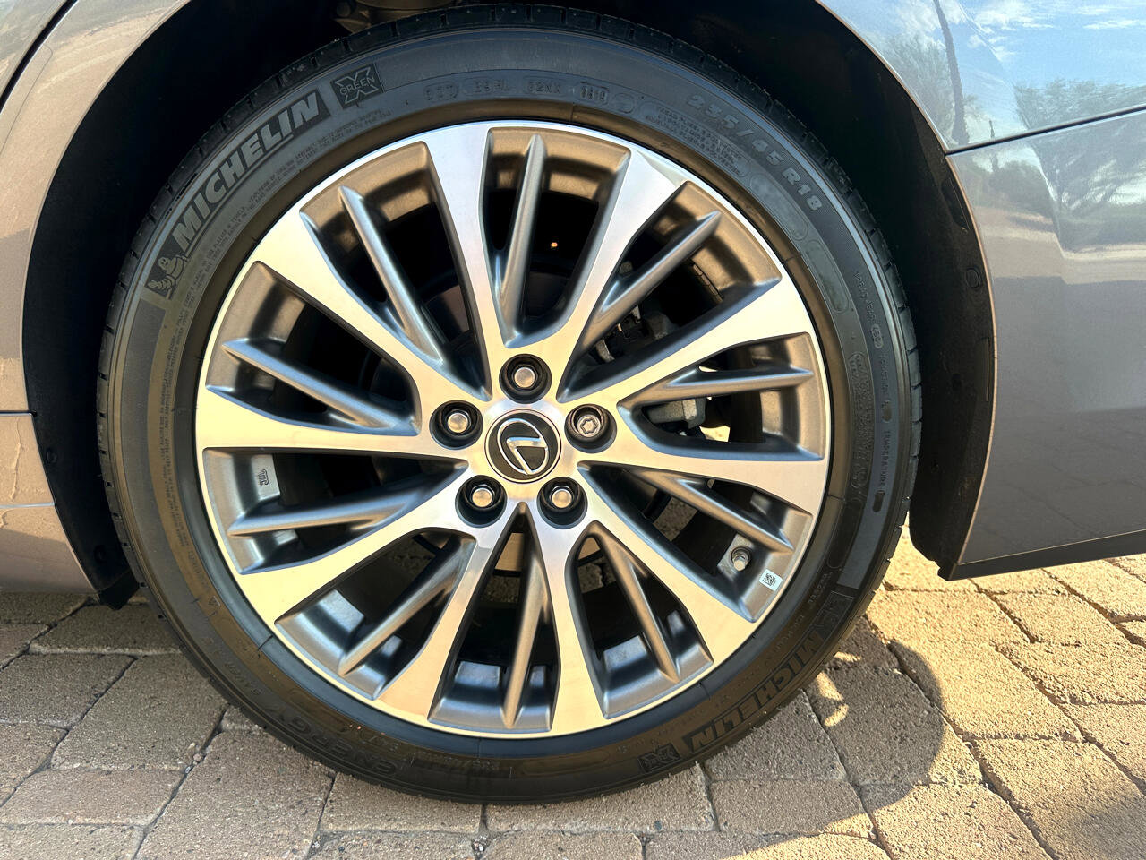 Used 2020 Lexus ES 350 w/ Luxury Package image 12