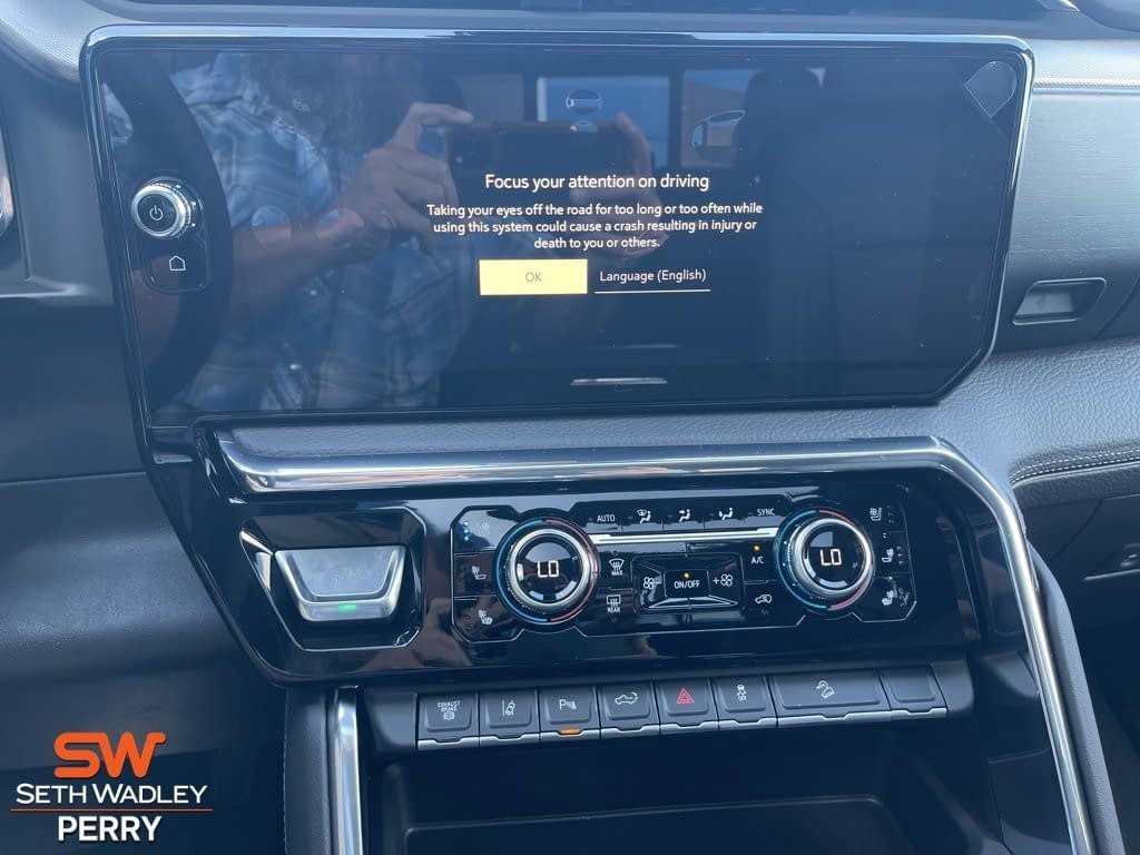 New 2025 GMC Sierra 2500 Denali w/ Denali Reserve Package image 30