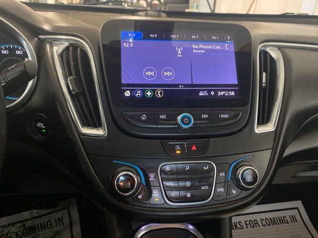 Used 2020 Chevrolet Malibu LT w/ Leather Package image 15