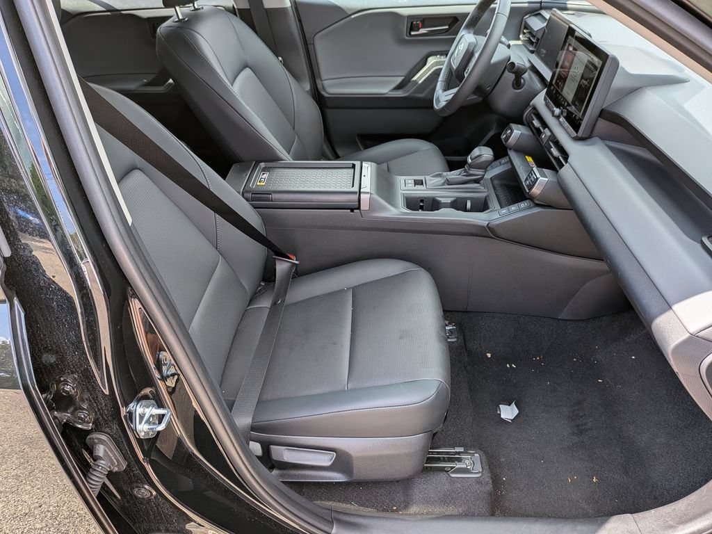 Used 2026 Toyota RAV4 XLE Premium AWD/4WD image 31