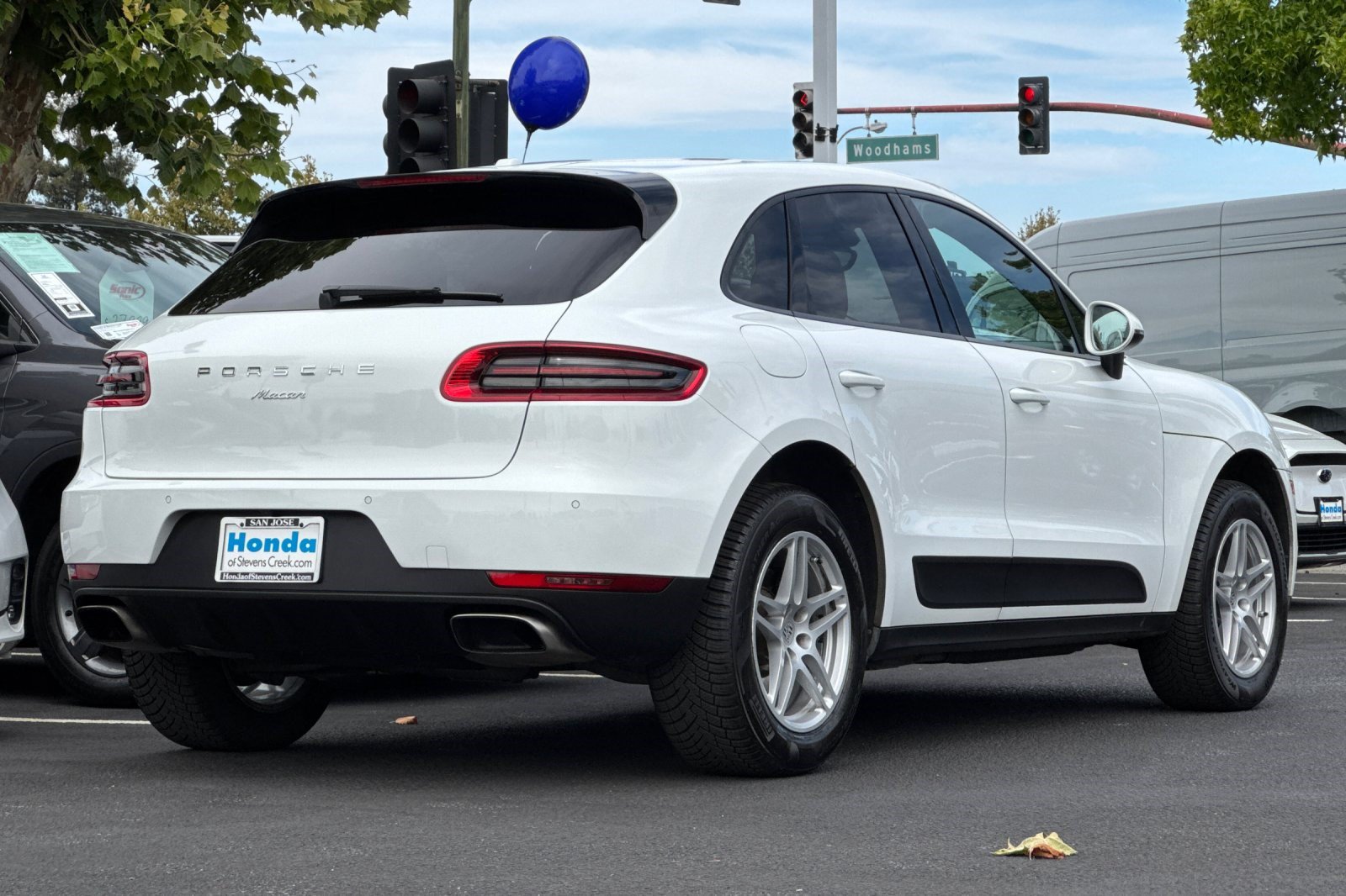 Used 2017 Porsche Macan AWD/4WD image 9