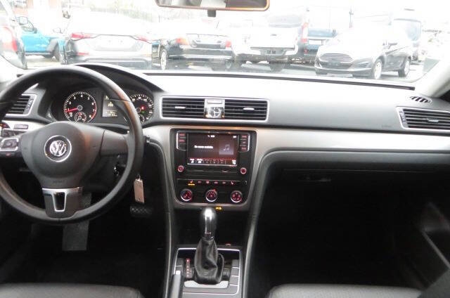 Used 2015 Volkswagen Passat 1.8T Wolfsburg Edition image 42