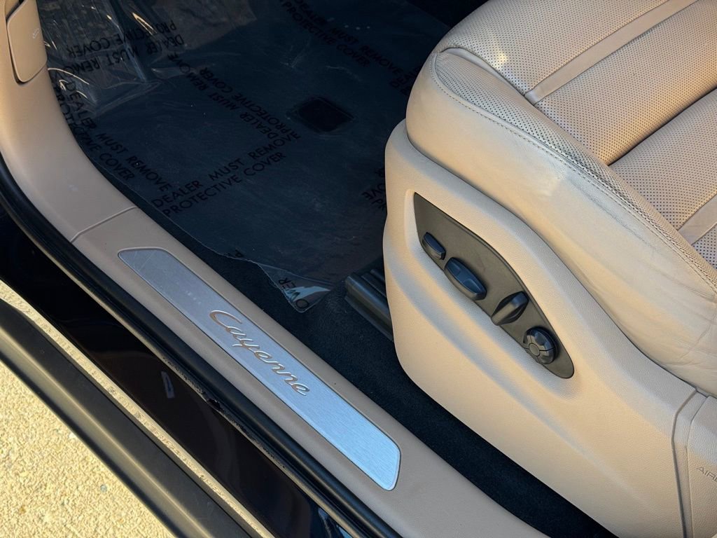 Certified 2023 Porsche Cayenne AWD/4WD image 12