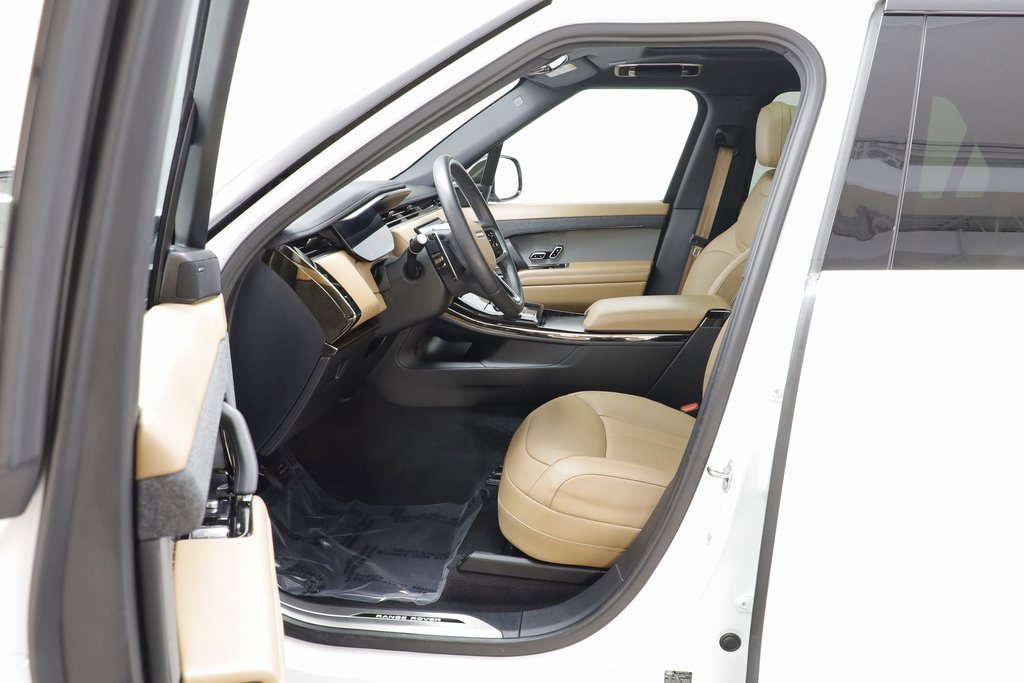 Certified 2025 Land Rover Range Rover Sport SE image 6