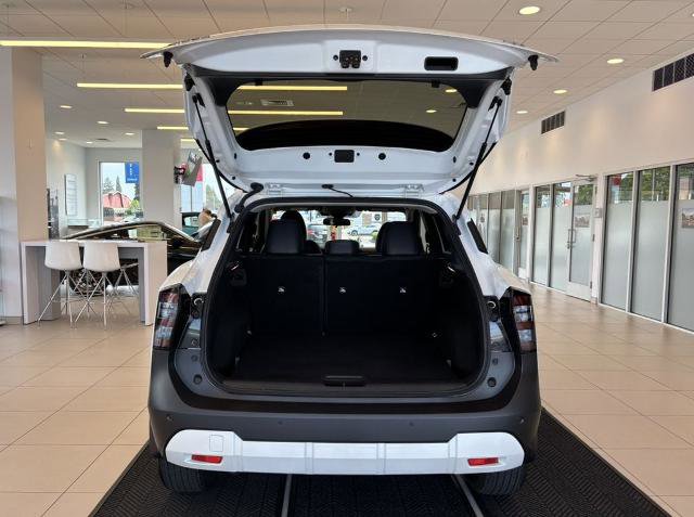 Certified 2025 Nissan Kicks SR FWD image 10