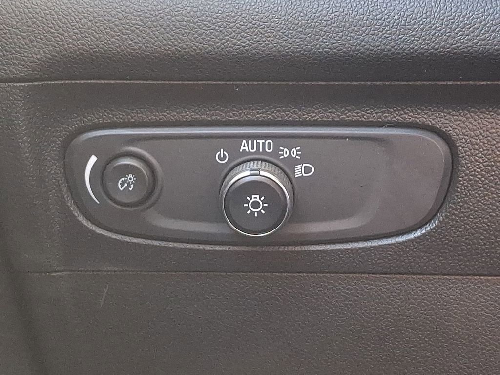 Used 2021 Buick Envision Essence image 23