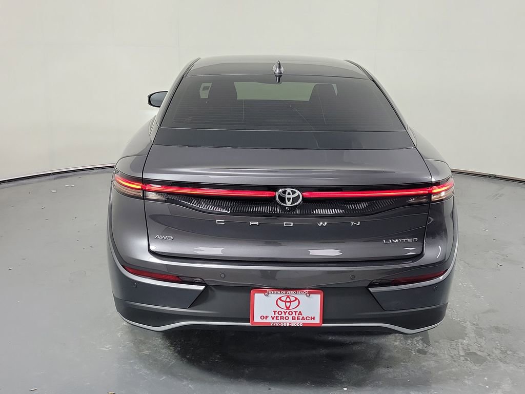 Certified 2023 Toyota Crown AWD/4WD image 5