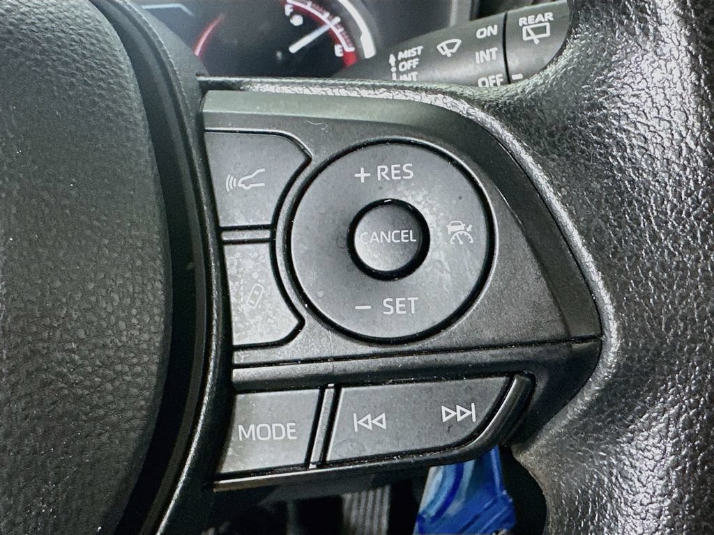 Used 2023 Toyota RAV4 LE AWD/4WD image 25