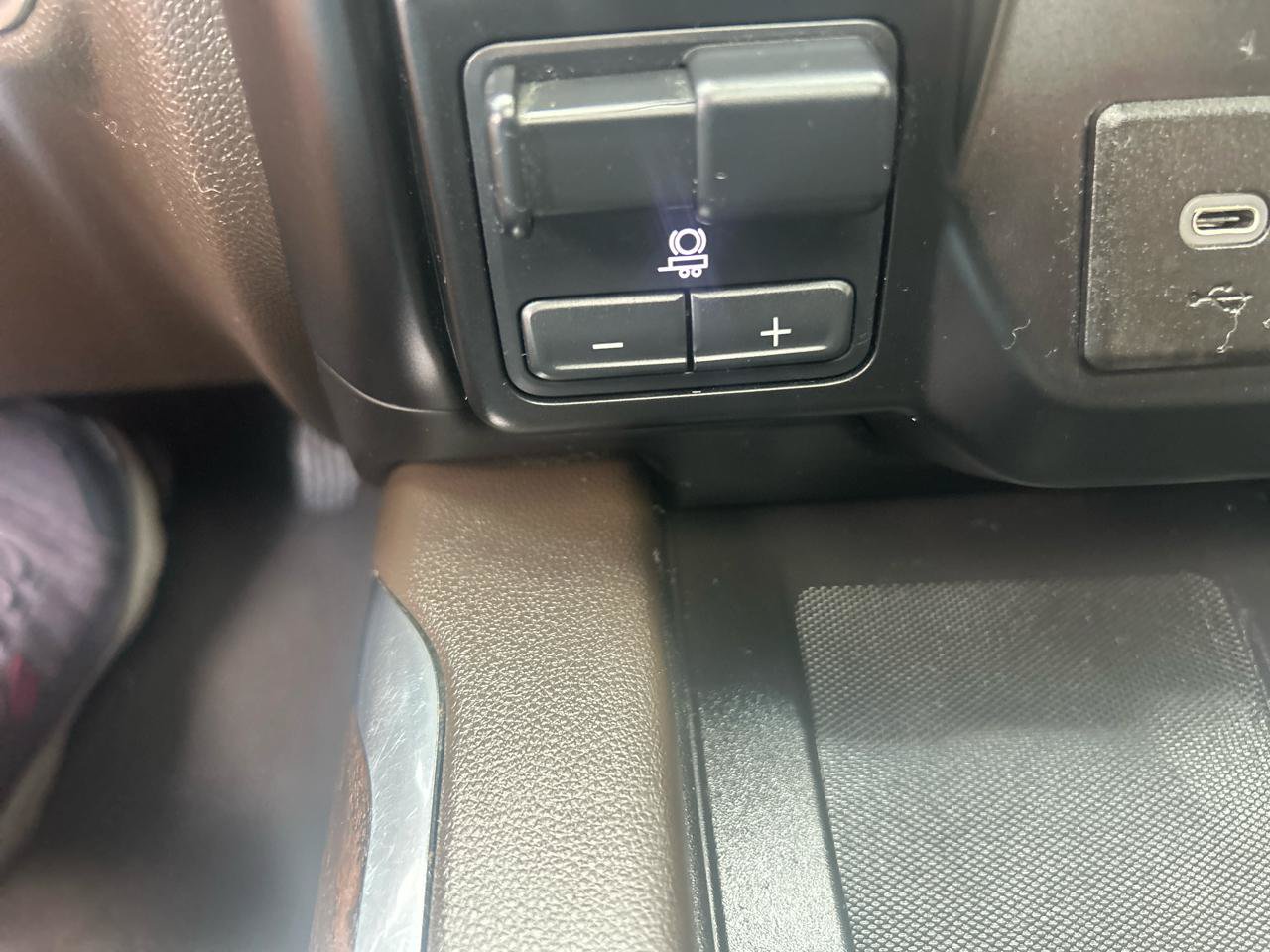 Used 2023 GMC Sierra 3500 Denali w/ Denali Ultimate Package AWD/4WD image 40