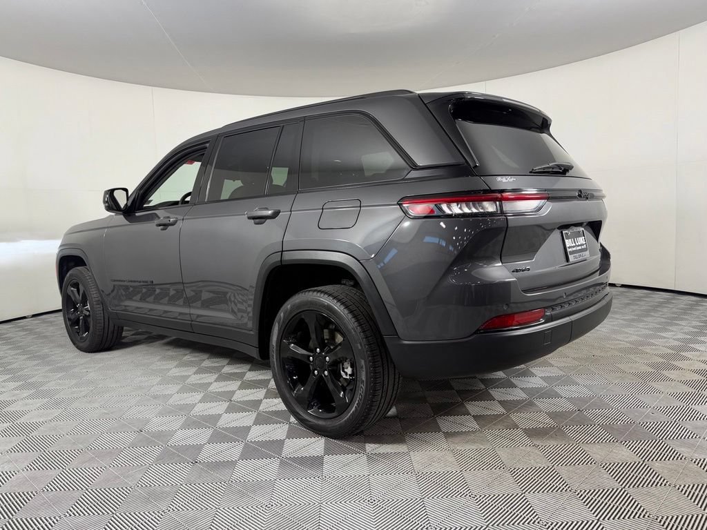 Certified 2023 Jeep Grand Cherokee Limited w/ Black Appearance Package AWD/4WD image 9