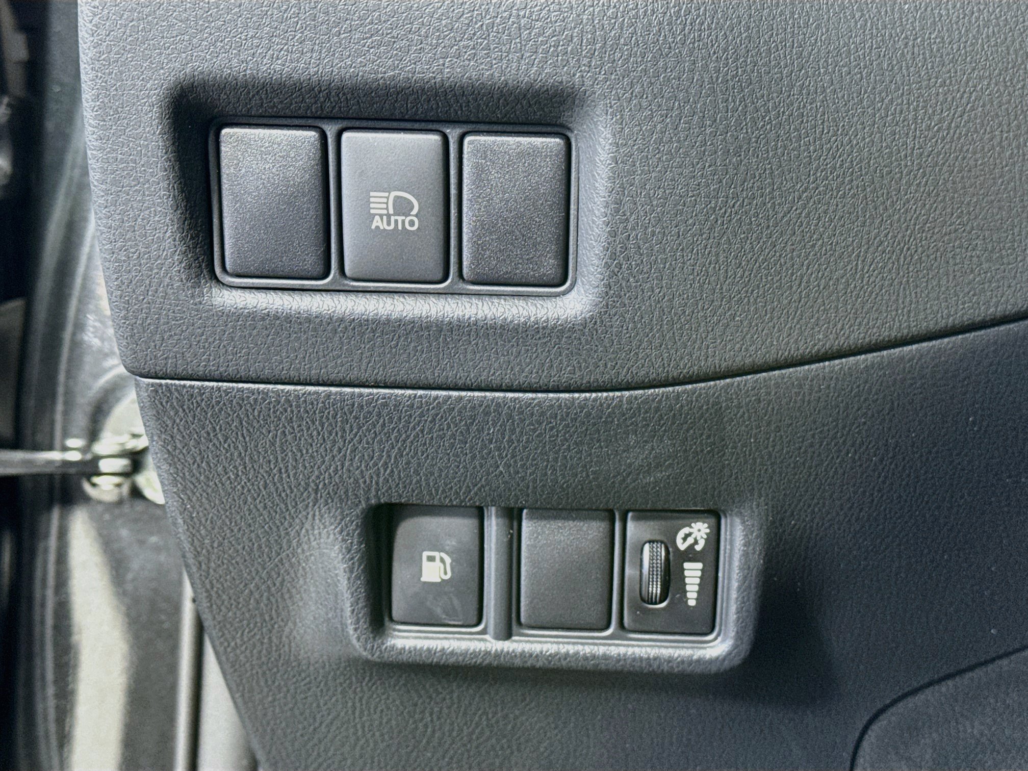 Certified 2021 Toyota C-HR LE FWD image 10