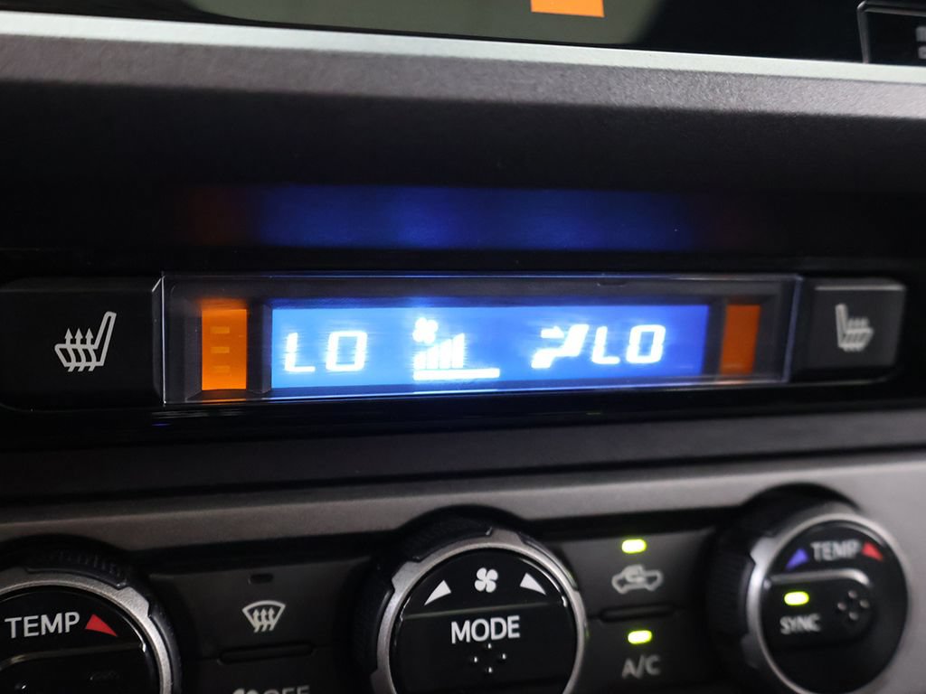 Used 2018 Toyota Tacoma TRD Sport AWD/4WD image 49